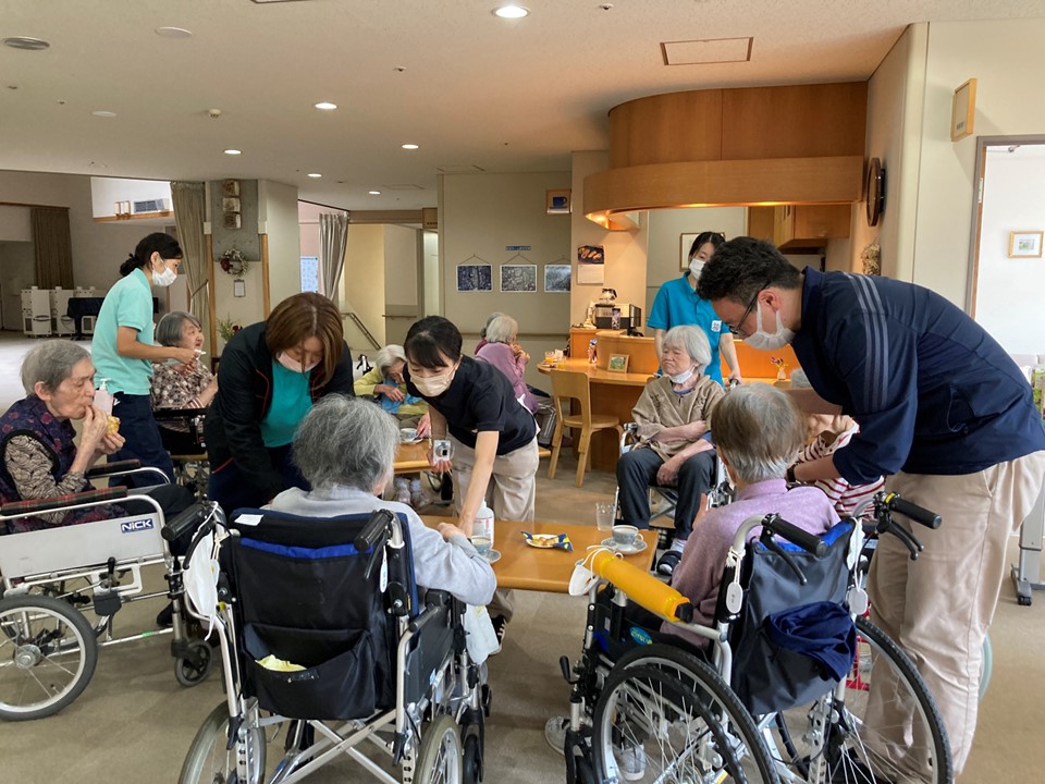ぶどう棚は何日もかけて担当の職員が一生けん命つくり、<br>すごく良くできていると評判でした。<br>