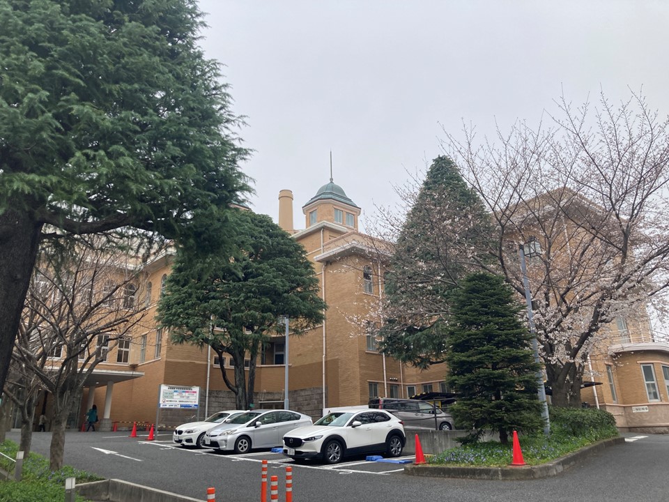その後ホームの地域交流スペースにて<br>オリエンテーションが行われました。<br>