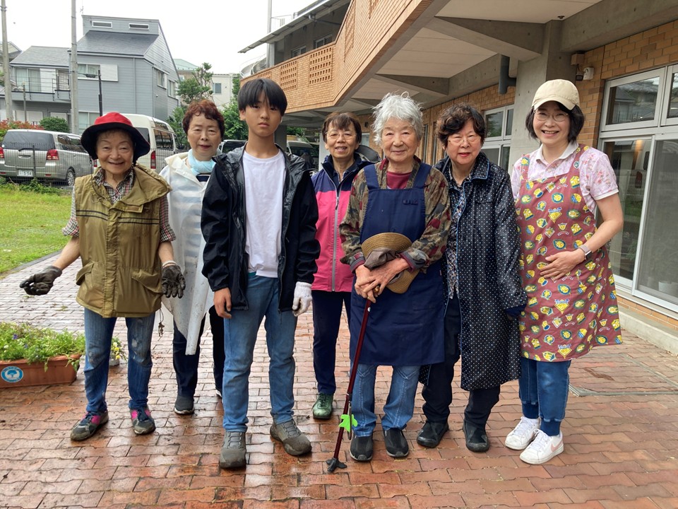 池田先生、ご利用者さん、家族会の方、モーニングさん、<br>小雨の中で大変だったと思います。<br>ありがとうございました。<br>