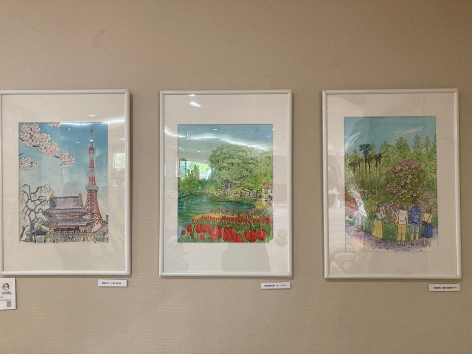 上野さんの絵は優しくて心が癒されるすてきな絵で、ご利用者と職員にとても人気があります。<br>